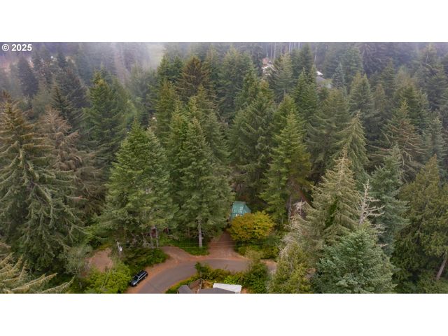 5661 Buck Lake Rd, Florence, OR 97439