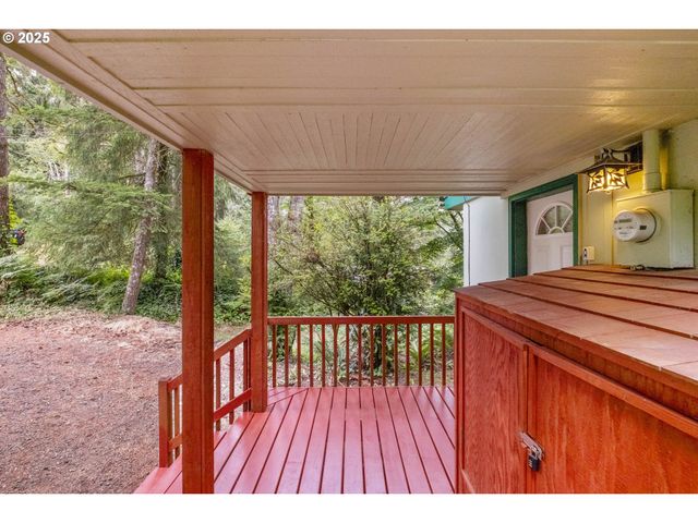 5661 Buck Lake Rd, Florence, OR 97439