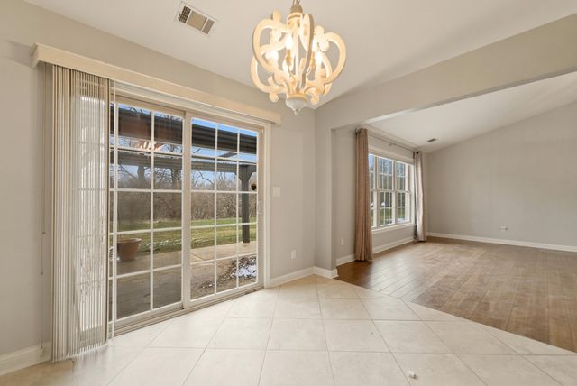 862 Veterans Lane, Crown Point, IN 46307