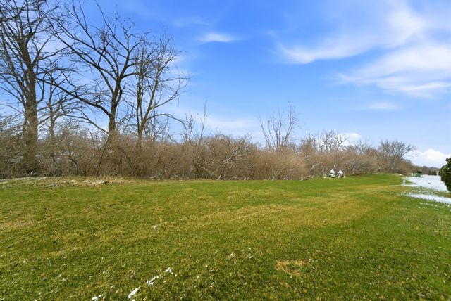 862 Veterans Lane, Crown Point, IN 46307