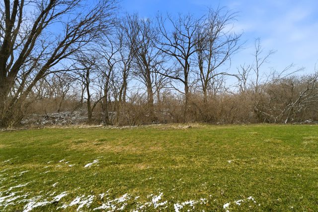 862 Veterans Lane, Crown Point, IN 46307