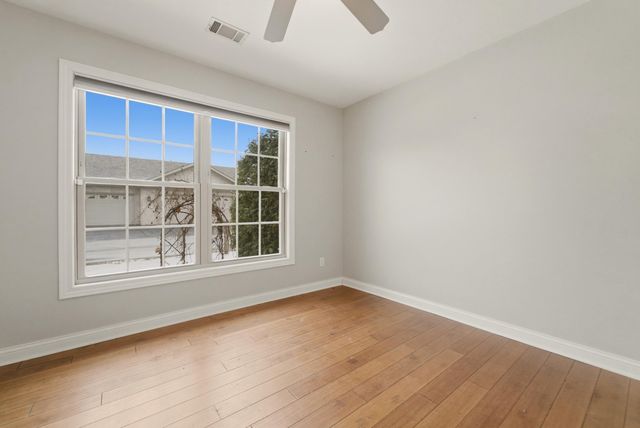 862 Veterans Lane, Crown Point, IN 46307