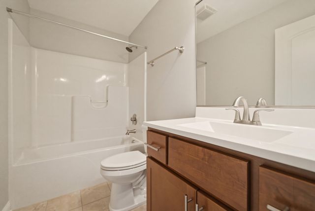 862 Veterans Lane, Crown Point, IN 46307