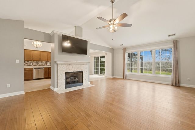 862 Veterans Lane, Crown Point, IN 46307