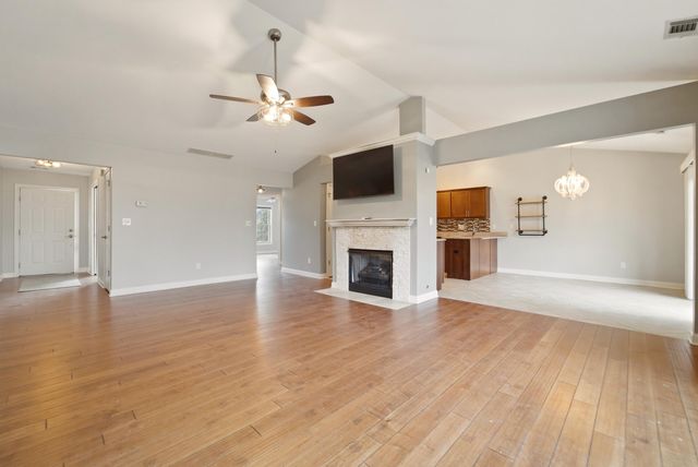 862 Veterans Lane, Crown Point, IN 46307