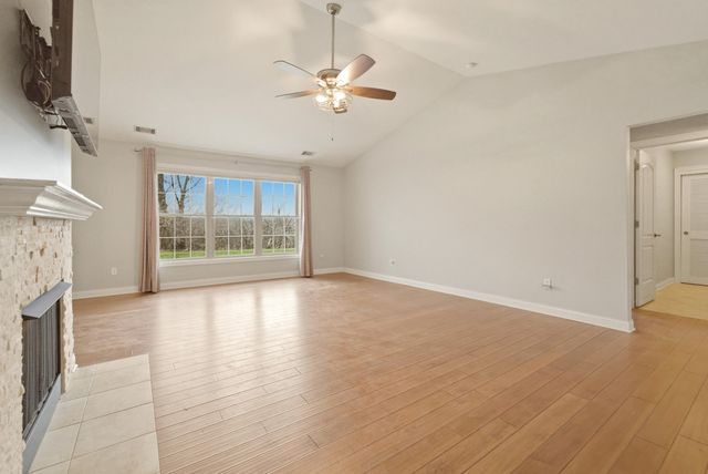 862 Veterans Lane, Crown Point, IN 46307