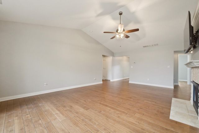 862 Veterans Lane, Crown Point, IN 46307