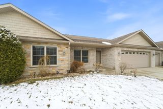 862 Veterans Lane, Crown Point, IN 46307