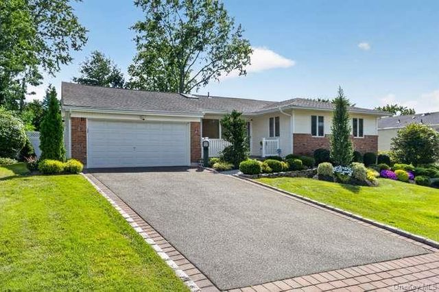 24 Peerless Drive, Oyster Bay, NY 11771