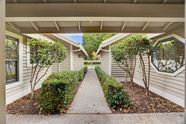 2206 Fort Point Drive, Gold River, CA 95670