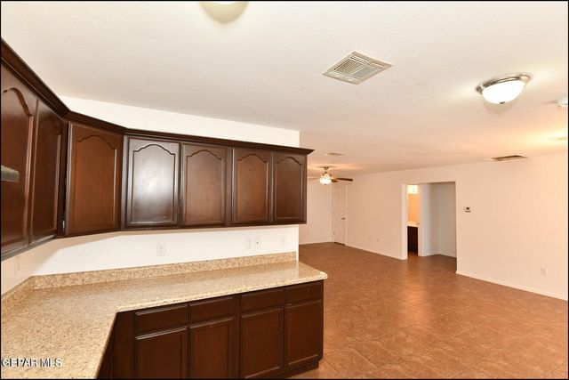 1591 Hartsdale Drive B, El Paso, TX 79928