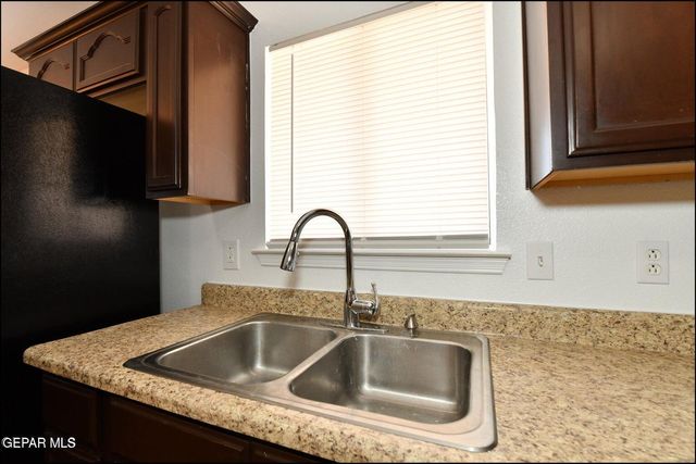 1591 Hartsdale Drive B, El Paso, TX 79928