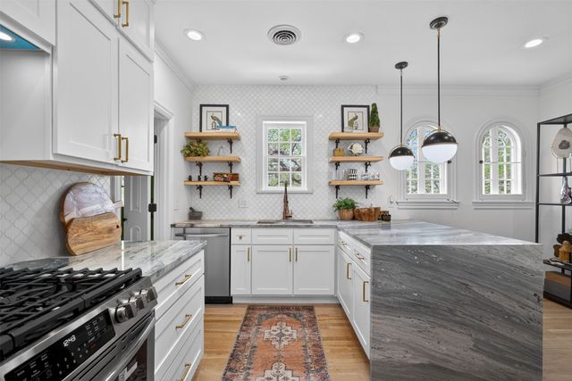 6802 Clayton Avenue, Dallas, TX 75214