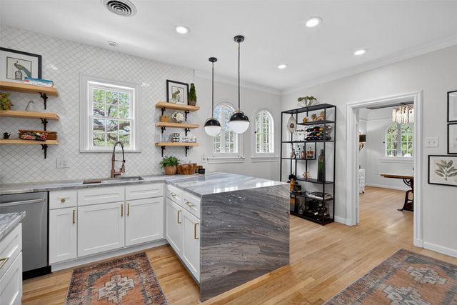 6802 Clayton Avenue, Dallas, TX 75214