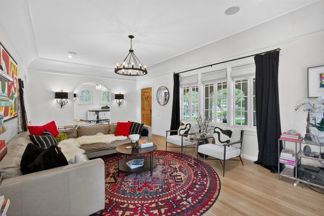 6802 Clayton Avenue, Dallas, TX 75214