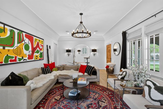 6802 Clayton Avenue, Dallas, TX 75214