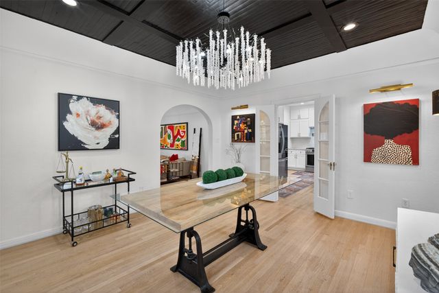 6802 Clayton Avenue, Dallas, TX 75214