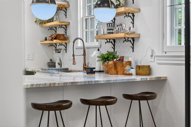 6802 Clayton Avenue, Dallas, TX 75214