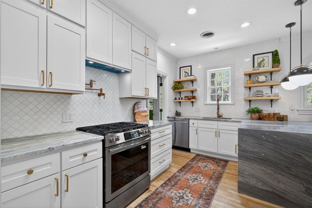 6802 Clayton Avenue, Dallas, TX 75214