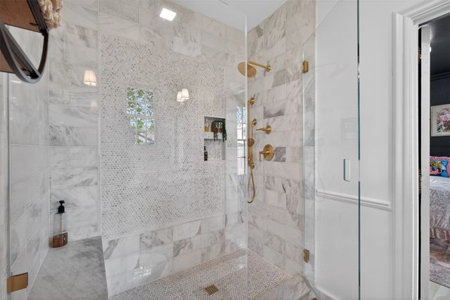 6802 Clayton Avenue, Dallas, TX 75214