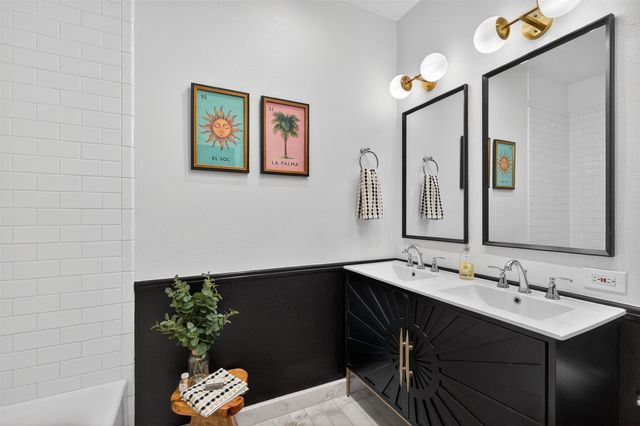 6802 Clayton Avenue, Dallas, TX 75214