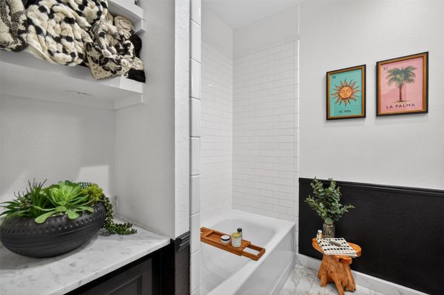 6802 Clayton Avenue, Dallas, TX 75214