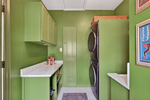 6802 Clayton Avenue, Dallas, TX 75214