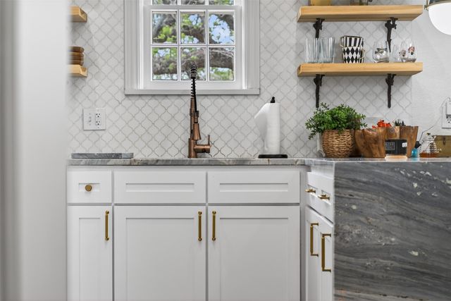 6802 Clayton Avenue, Dallas, TX 75214