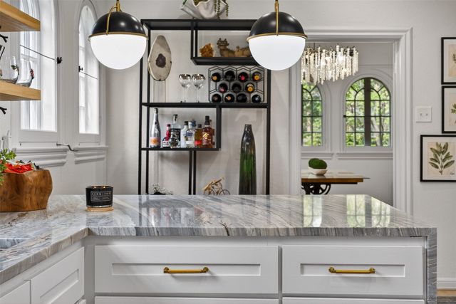 6802 Clayton Avenue, Dallas, TX 75214