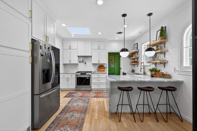 6802 Clayton Avenue, Dallas, TX 75214