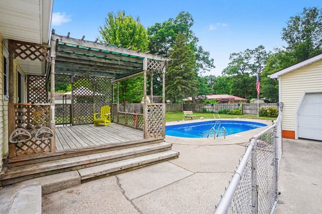 1605 Hansen Street, Muskegon, MI 49445