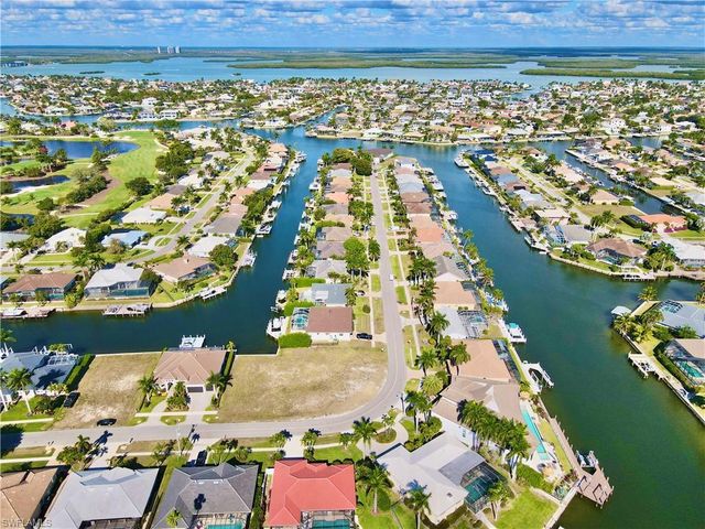 1540 Buccaneer CT, Marco Island, FL 34145
