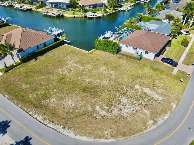 1540 Buccaneer CT, Marco Island, FL 34145