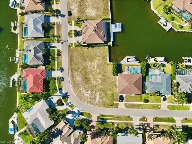 1540 Buccaneer CT, Marco Island, FL 34145