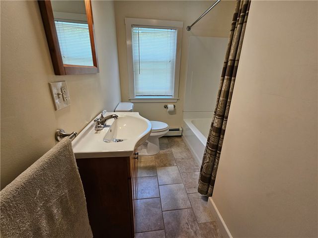 461 River Road, Lincoln, RI 02865