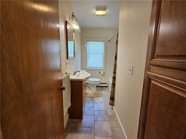 461 River Road, Lincoln, RI 02865