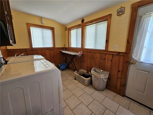 461 River Road, Lincoln, RI 02865