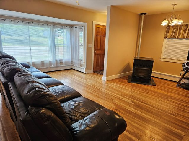 461 River Road, Lincoln, RI 02865