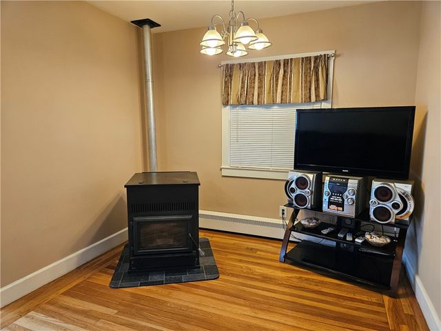 461 River Road, Lincoln, RI 02865