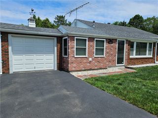 461 River Road, Lincoln, RI 02865