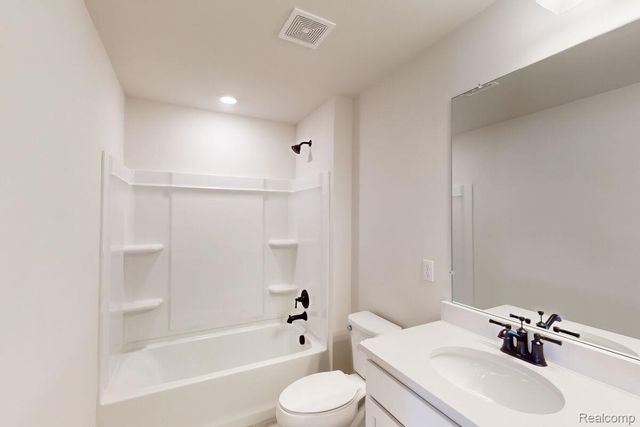 11705 Powell Ridge Lane, Washington Township, MI 48094