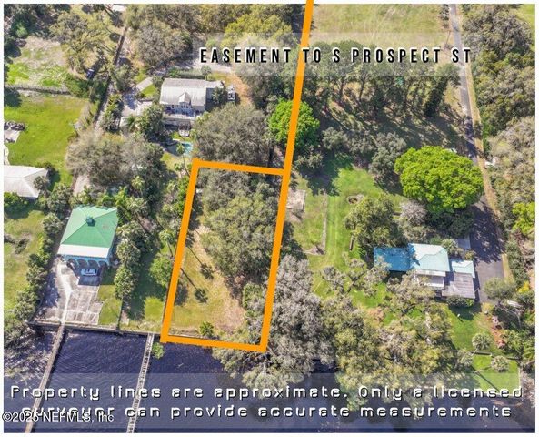 253 S PROSPECT Street, Crescent City, FL 32112