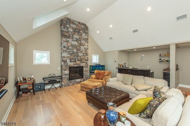 57 Coventry Rd, Wayne Twp., NJ 07470