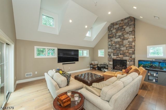 57 Coventry Rd, Wayne Twp., NJ 07470