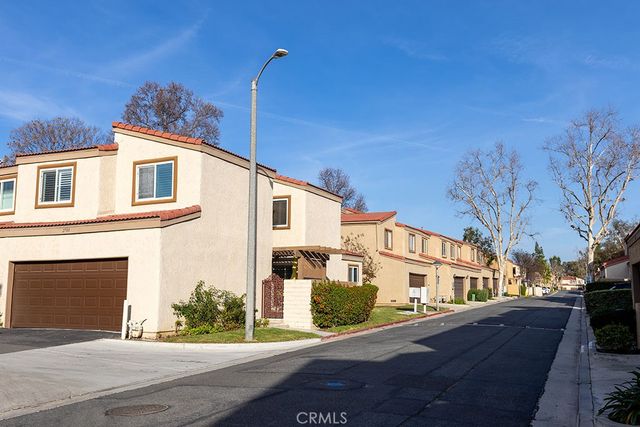 2700 Via Portola, Fullerton, CA 92835