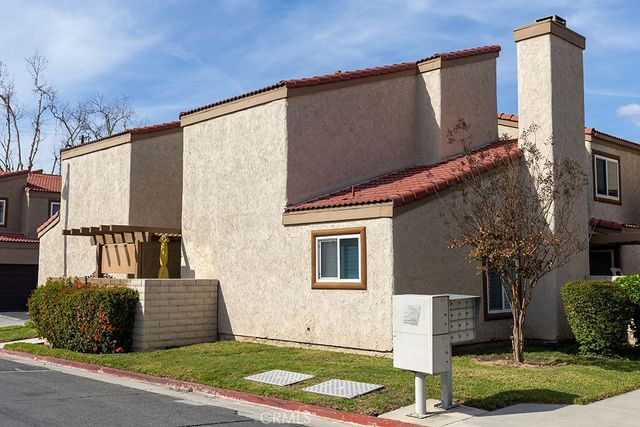 2700 Via Portola, Fullerton, CA 92835