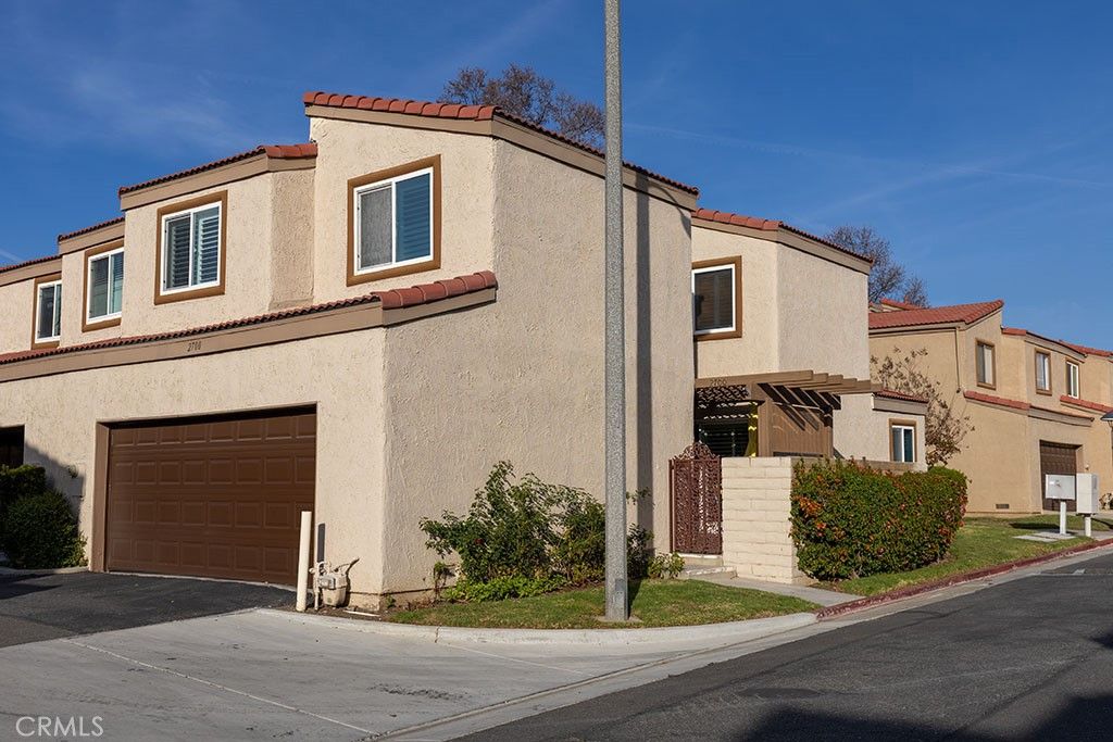2700 Via Portola, Fullerton, CA 92835