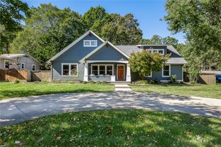 1911 N Austin Drive, Fayetteville, AR 72703