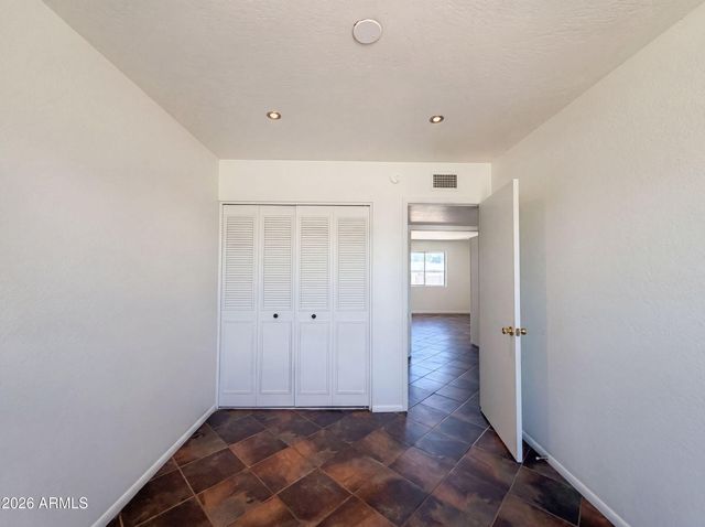 2702 W CARTER Drive, Tempe, AZ 85282