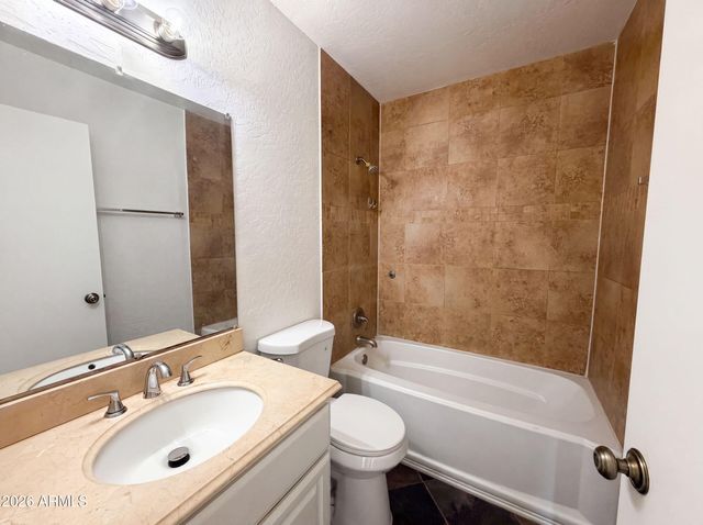 2702 W CARTER Drive, Tempe, AZ 85282